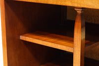 国産ステンドグラスが煌めく魅力的な造りのライティングビューロー BB3114