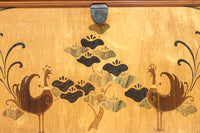 国産ステンドグラスが煌めく魅力的な造りのライティングビューロー BB3114