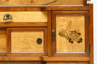 国産ステンドグラスが煌めく魅力的な造りのライティングビューロー BB3114