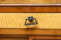 国産ステンドグラスが煌めく魅力的な造りのライティングビューロー BB3114