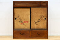 歴史ある味わい深いふすま絵の飛騨地方茶箪笥 BB3116