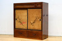 歴史ある味わい深いふすま絵の飛騨地方茶箪笥 BB3116