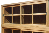 ゆらゆらガラスが引き立つ上品な佇まいをした三段重ねのレトロガラスケース BB3123