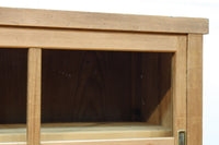 ゆらゆらガラスが引き立つ上品な佇まいをした三段重ねのレトロガラスケース BB3123