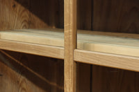 ゆらゆらガラスが引き立つ上品な佇まいをした三段重ねのレトロガラスケース BB3123