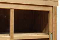 ゆらゆらガラスが引き立つ上品な佇まいをした三段重ねのレトロガラスケース BB3123