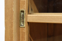 ゆらゆらガラスが引き立つ上品な佇まいをした三段重ねのレトロガラスケース BB3123