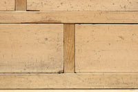 ゆらゆらガラスが引き立つ上品な佇まいをした三段重ねのレトロガラスケース BB3123