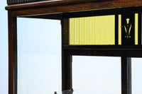 タイル細工を施したレトロ感溢れる稀少アンバー色ガラス4面ショーケース BB3124