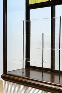 タイル細工を施したレトロ感溢れる稀少アンバー色ガラス4面ショーケース BB3124