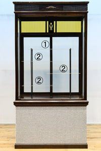 タイル細工を施したレトロ感溢れる稀少アンバー色ガラス4面ショーケース BB3124