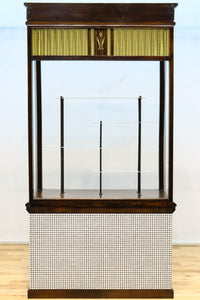 タイル細工を施したレトロ感溢れる稀少アンバー色ガラス4面ショーケース BB3124