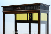 タイル細工を施したレトロ感溢れる稀少アンバー色ガラス4面ショーケース BB3124