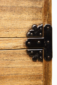 凛とした風格漂うアイアンフレーム付き総桐刀箪笥 BB3126