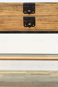 凛とした風格漂うアイアンフレーム付き総桐刀箪笥 BB3126