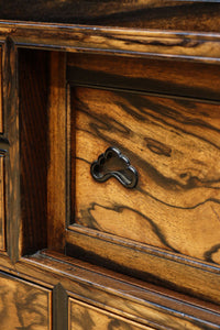 正面に黒柿、三方に欅を惜しみなく使用した高級感極上茶箪笥 BB3127