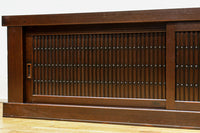 上品さが際立つみざら戸づくりの近江水屋箪笥 BB3132