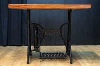 SINGER社のミシン台を活かしたレトロ感のあるテーブル BB3147