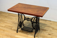 SINGER社のミシン台を活かしたレトロ感のあるテーブル BB3147