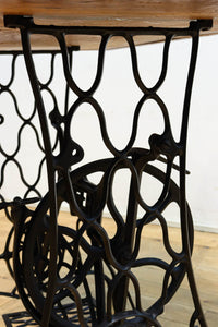 SINGER社のミシン台を活かしたレトロ感のあるテーブル BB3147