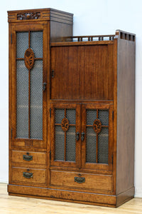 木枠デザインや蛇腹戸造りがお洒落なレトロ本棚 BB3150