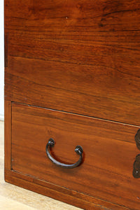 落ち着いた色艶で引き出し付きのつづら箱 BB3155