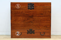 落ち着いた色艶で引き出し付きのつづら箱 BB3155