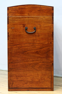 落ち着いた色艶で引き出し付きのつづら箱 BB3155