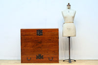 落ち着いた色艶で引き出し付きのつづら箱 BB3155