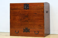 落ち着いた色艶で引き出し付きのつづら箱 BB3155