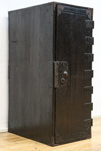 味わいのある色彩で歴史が感じられる北陸地方行商箪笥 BB3157