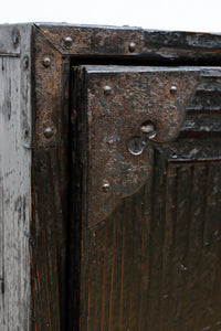 味わいのある色彩で歴史が感じられる北陸地方行商箪笥 BB3157