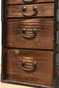 味わいのある色彩で歴史が感じられる北陸地方行商箪笥 BB3157