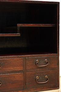 レトロな雰囲気纏う小型の総桐飾り棚 BB3158