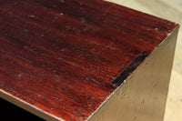 レトロな雰囲気纏う小型の総桐飾り棚 BB3158