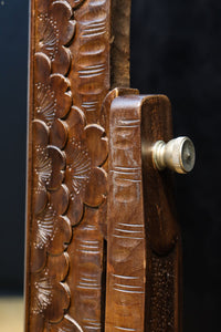 桜模様で飾られた美しい軽井沢彫りの姿見 BB3160