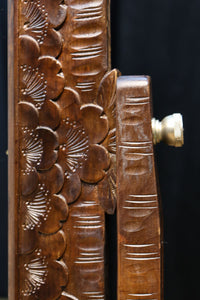 桜模様で飾られた美しい軽井沢彫りの姿見 BB3160