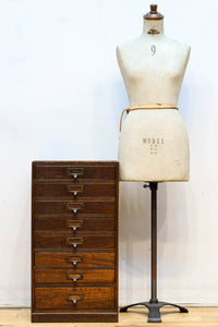 木材の温かみのあるシンプルな小引き出し BB3168