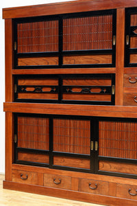 幅1960ミリ!! 四枚引き戸の壮観な造りで貫禄溢れる近江水屋箪笥 BB3173-MT