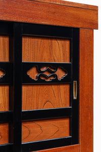 幅1960ミリ!! 四枚引き戸の壮観な造りで貫禄溢れる近江水屋箪笥 BB3173-MT