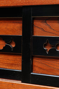 幅1960ミリ!! 四枚引き戸の壮観な造りで貫禄溢れる近江水屋箪笥 BB3173-MT