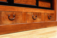 幅1960ミリ!! 四枚引き戸の壮観な造りで貫禄溢れる近江水屋箪笥 BB3173-MT