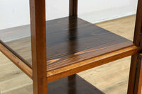 収納部分が3段に分割された使い易い脚高デザインのガラスケース BB3180