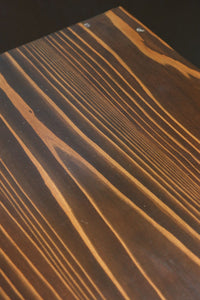 収納部分が3段に分割された使い易い脚高デザインのガラスケース BB3180