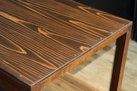 収納部分が3段に分割された使い易い脚高デザインのガラスケース BB3180