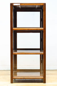 収納部分が3段に分割された使い易い脚高デザインのガラスケース BB3180