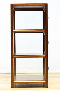 収納部分が3段に分割された使い易い脚高デザインのガラスケース BB3180