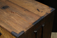 美しい杢目が流れる上質な帳場箪笥 BB3201