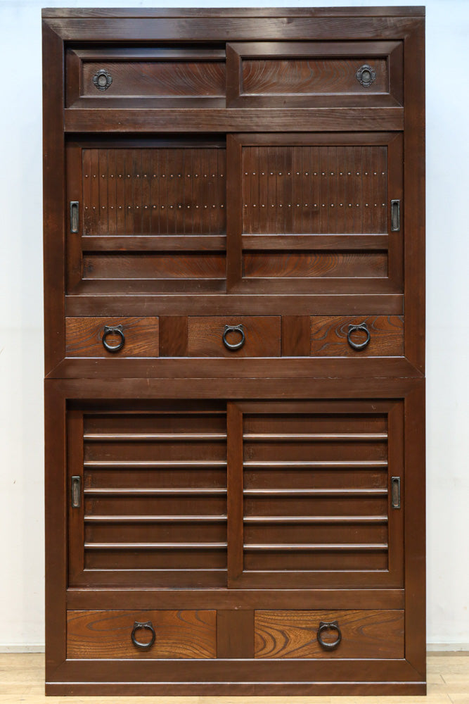 京町屋 古い町屋階段箪笥 押入箪笥 260年位前 宮大工仕上 釘無し 硝子 京町屋 古い町屋階段箪笥 押入箪笥 260年位前 宮大工仕上 釘無し 硝子