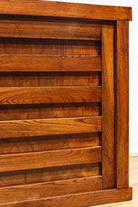 見事な杢目の素晴らしい面持ちの全面総欅越後帳場箪笥 BB3218